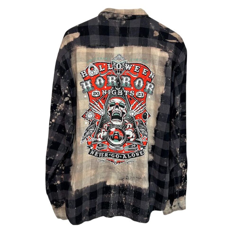 Universal Studios Halloween Horror Nights Mens Flannel 2XL Never Go Alone 2023
